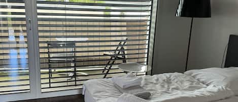 1 dormitorio, tabla de planchar con plancha, wifi gratis y ropa de cama