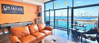 Downtown Waterfront Getaway Mario Room Breathtaking View Cedar Point Lake Erie! 