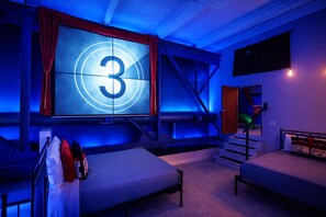 3 soverom, strykejern/-brett og reiseseng for barn