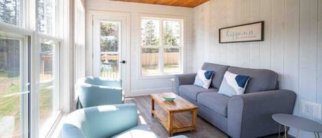 Smart TV, fireplace