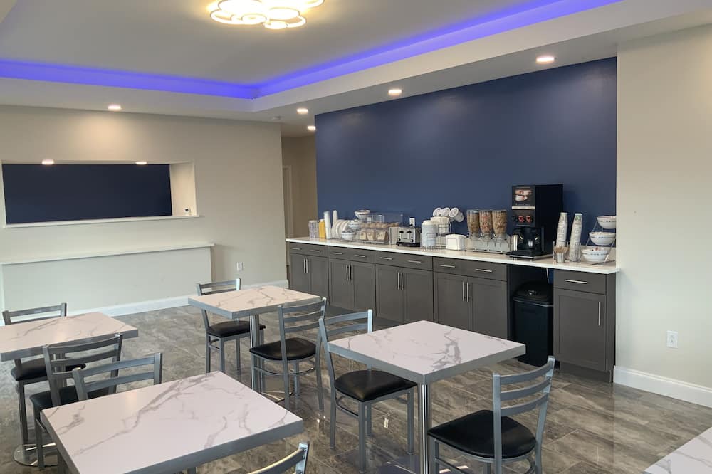 Days Inn by Wyndham Troy IL