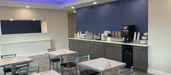 Days Inn by Wyndham Troy IL