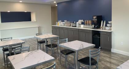 Days Inn by Wyndham Troy IL