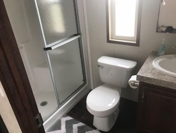 Shower, towels, soap - Anchor Inn 3/2 Near Front Beach (Port O'Connor)