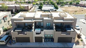 Exterior - Rooftop Hot Tub, Heated Pool, and Kids Playhouse (Washington)