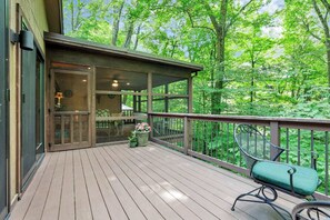 Terrace/patio - Salt Run Retreat| Trails, Decks, & Screened Porch (Granville)