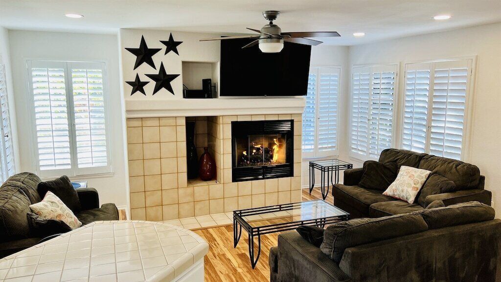 Smart TV, fireplace, DVD player, books