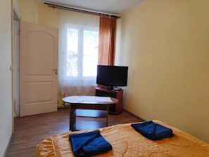 2 makuuhuonetta, silitysrauta/-lauta, Wi-Fi