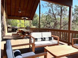 Outdoor dining - Sweet Cabin in the Forest (Show Low)