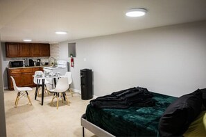 Interior - Modern Studio Getaway | 20 MINS to NYC | 10MIN EWR (Bayonne)