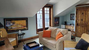 غرفة حصرية | منطقة المعيشة