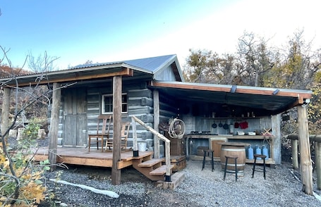 Property grounds. Stagecoach Cabin - antique western charm