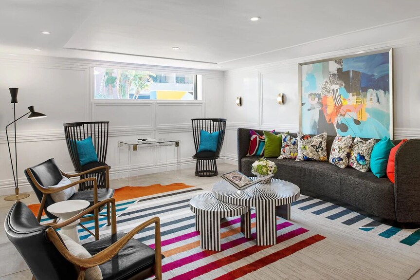 A Place You'll Surely Enjoy! Onsite Pool, Pet-friend Property, Parking - West Hollywood, CA