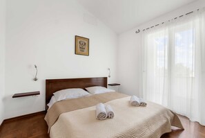3 bedrooms, iron/ironing board, cribs/infant beds, travel crib - Villa Beauty with Private Pool (Premantura)