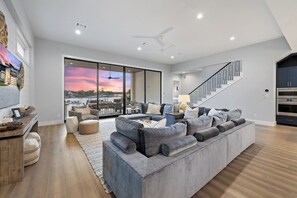 Smart TV, offices