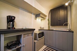 Réfrigérateur, four, plaque de cuisson, lave-vaisselle