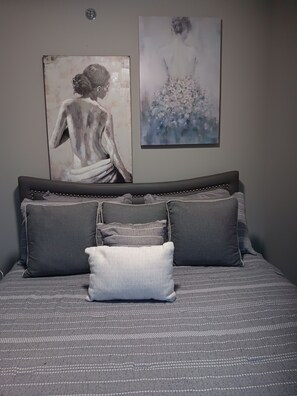 1 bedroom, desk, iron/ironing board, free WiFi - Cozy 10th Floor Peachtree Road apt. nestled between Buckhead and Midtown. (Atlanta)