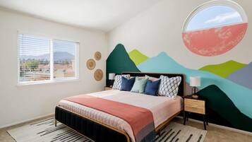 4 bedrooms, desk, iron/ironing board, travel crib