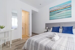 Basic Double Room, 1 Double Bed | Free WiFi - LooP Las Ventas - Adults Only (Madrid)