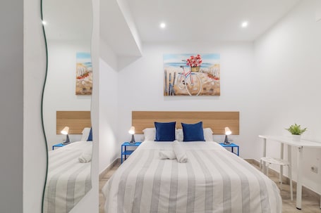 Basic-Doppelzimmer, 1 Doppelbett | Kostenloses WLAN. LooP Las Ventas - Adults Only