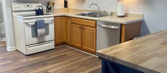 Spacious Oasis in Lewes minutes from the Beach, State Park, and Trail