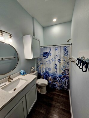 シャワー、ヘアドライヤー、タオル、石鹸