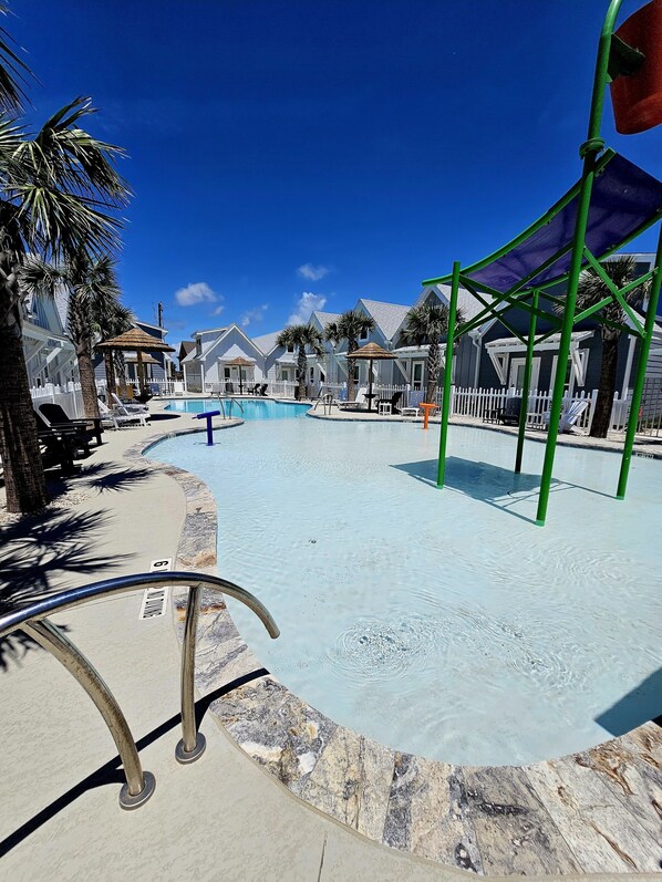 Pool - Hightide Hideaway Beach Getaway. (Corpus Christi)