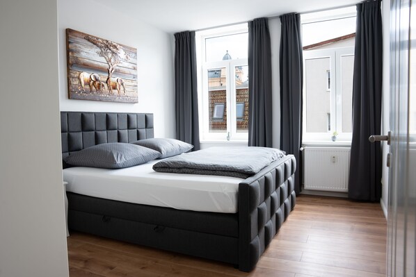 1 bedroom, desk, iron/ironing board, free WiFi