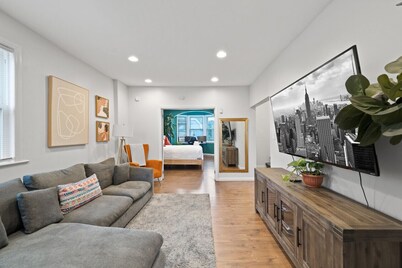 The Rainforest II | Sleeps 16 | 20m to NYC | FREE Parking