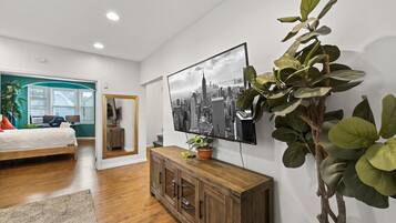 4 bedrooms, iron/ironing board, travel cot, WiFi