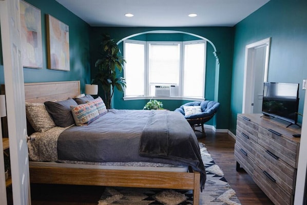 4 habitaciones, tabla de planchar con plancha, cuna de viaje y wifi