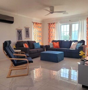 Smart TV - Oceanfront, breathtaking views of turquoise Caribbean Sea, gated w/private beach (Negril)
