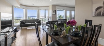 Executive Ocean View  pet friendly Suite  Sleeps 10 guest