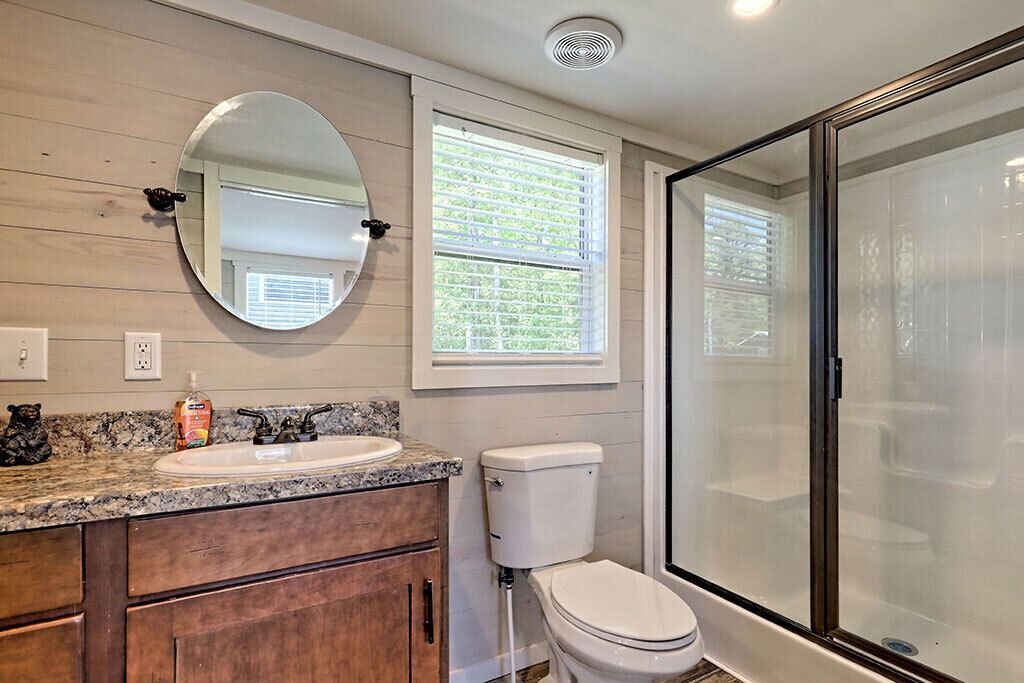 Shower, towels, soap, shampoo
