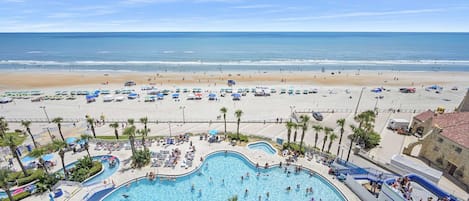 Una piscina techada, una piscina climatizada