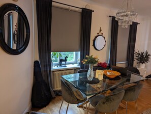 Dining - Stylish 2-bed Apartment in Central Stockholm (Stockholm)