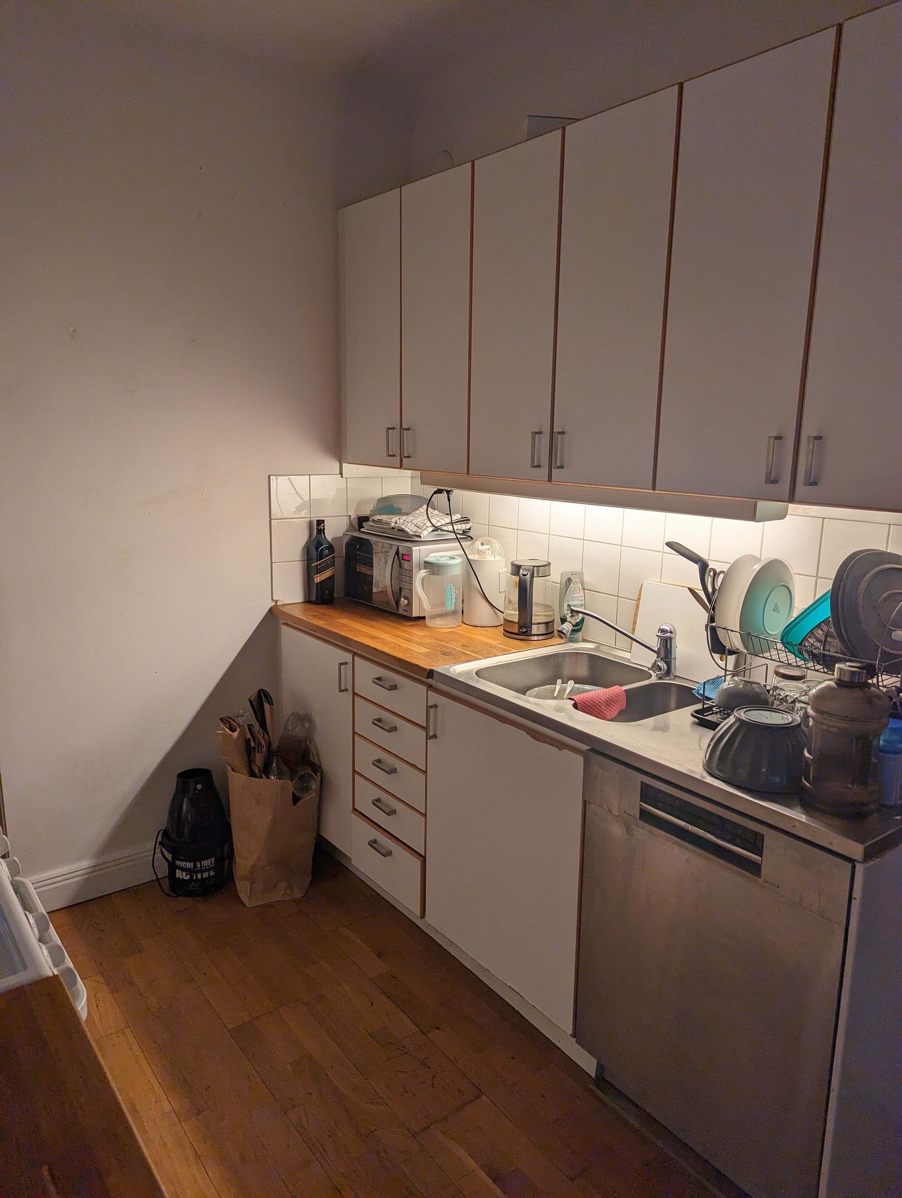 Apartamento, várias camas | Cozinha privada | Geladeira, micro-ondas, fogão, cooktop