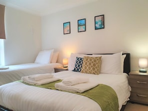 Standard Apartment, 2 Bedrooms | Soundproofing, iron/ironing board, free WiFi
