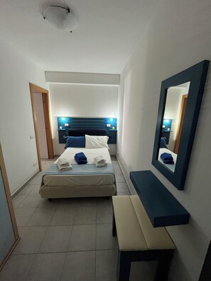 2 Schlafzimmer, Reisekinderbett, kostenloses WLAN, Bettwäsche