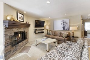 Condo (Terracehouse 82) | Living area | 42-inch flat-screen TV with cable channels, fireplace