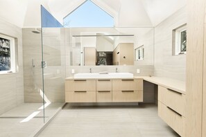 Bathroom - Castle Creek Drive Home (Aspen)