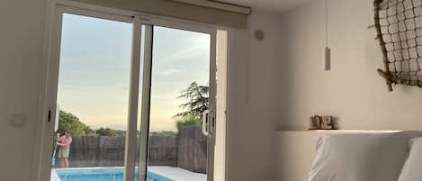 3 slaapkamers, reisbedje, gratis wifi, beddengoed