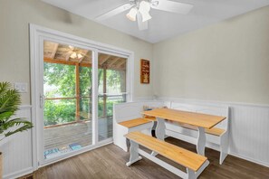 Dining - Lit Beachin Bungalow Retreat Golf Cart & King Bed Walk to Beach (North Myrtle Beach)