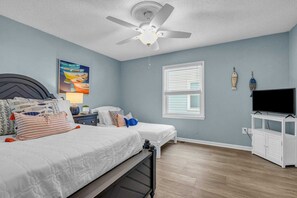 3 bedrooms, iron/ironing board, free WiFi, bed sheets - Lit Beachin Bungalow Retreat Golf Cart & King Bed Walk to Beach (North Myrtle Beach)