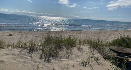 2 bedroom Cabin, perfect beach getaway