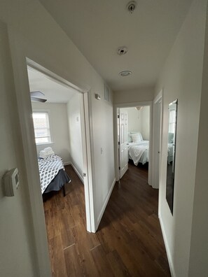 3 bedrooms, free WiFi, bed sheets - Bayfront Duplex Property of LBI minutes from Hotel LBI, center of the island! (Stafford Township)