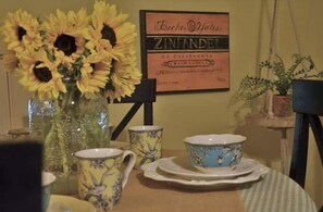 Dining - 1868 Italianate Casa (Urbana)