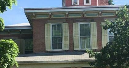 1868 Italianate Casa