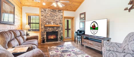 تلفزيون ذكي، مدفأة، مشغل دي في دي