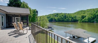 Waterfront Smith Mountain Lake Home w/ Boat Dock!